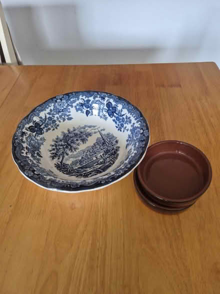 Photo of free Assorted bowls (Tunbridge Wells TN1) #1