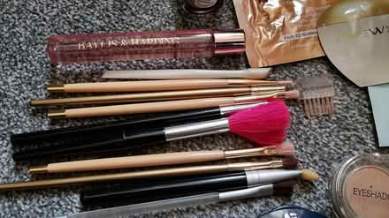 Photo of free Make up (Chesser EH14) #3