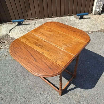 Photo of free Vintage small table, spiral legs (Emmer Green RG4) #1