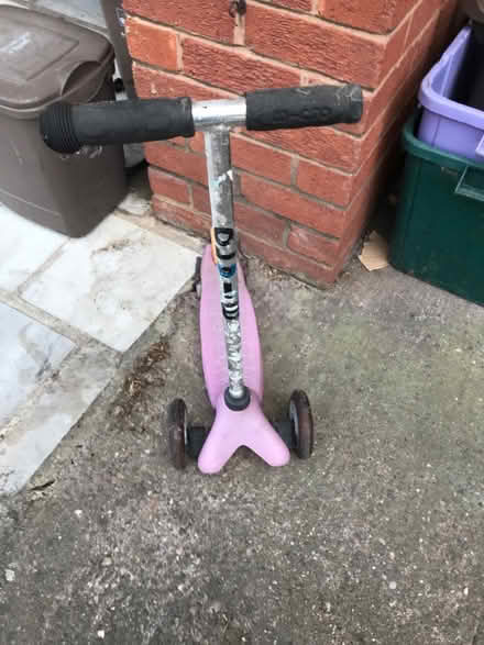Photo of free Child’s scooter (South Wimbledon, SW19 SW19) #2