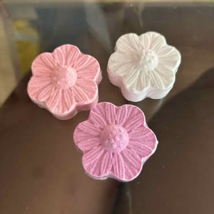 Photo of free Bath fizzers (Walthamstow E17) #1