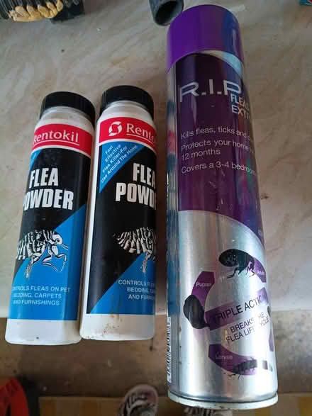 Photo of free flea powder and spray (Westminster Drive PO21) #1