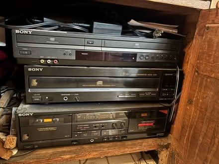 Photo of free 90s stereo system and speakers (Midtown) #2