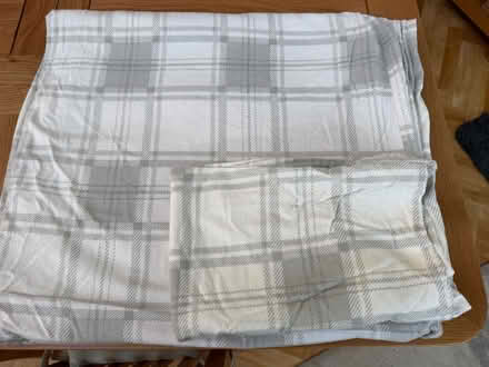 Photo of free Two single duvet & pillowcase sets (Barnes SW13) #1