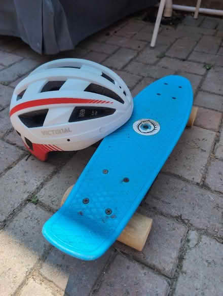 Photo of free Helmet, skate board (Woodley RG5) #2