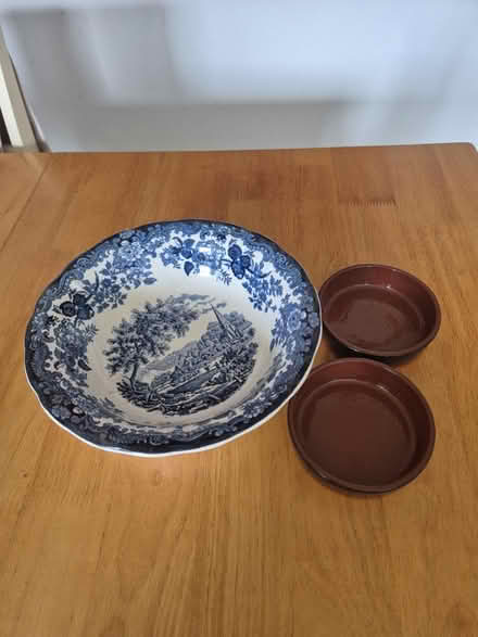 Photo of free Assorted bowls (Tunbridge Wells TN1) #2