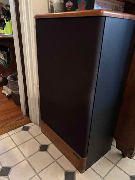 Photo of free 90s stereo system and speakers (Midtown) #3