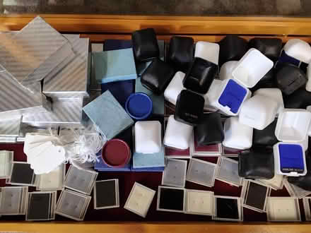 Photo of free Display Case & 100 Jewellery Boxes (DA1) #3