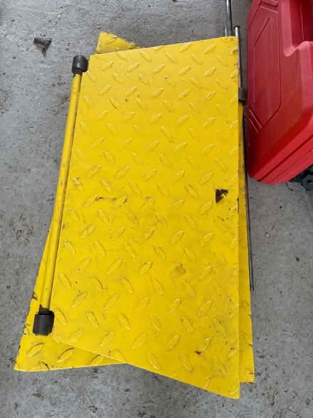 Photo of free Scrap Dunlop vehicle Lift (Hertford Heath SG13) #2