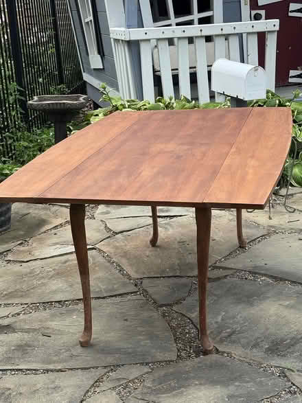 Photo of free Dining Room Table and chairs (Fredericksburg, VA) #1