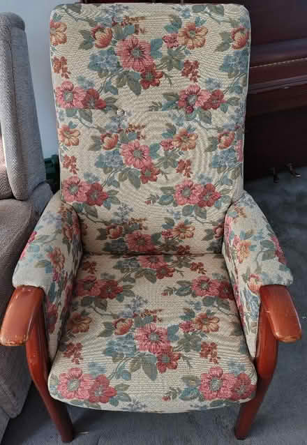 Photo of free Upright chair (Stopsley LU2) #1