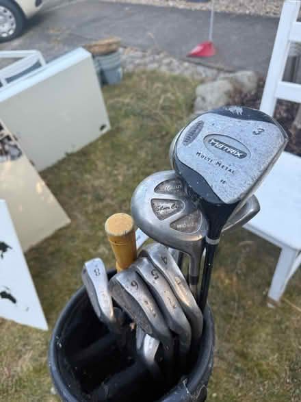 Photo of free Set of golf clubs and bag (Killiney) #2