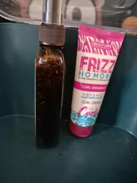 Photo of free Tan oil and hair serum (LE77AD) #2
