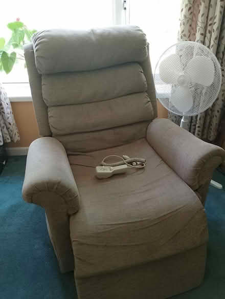 Photo of free Mobility Arm Chair Electric (Waterlooville PO8) #1