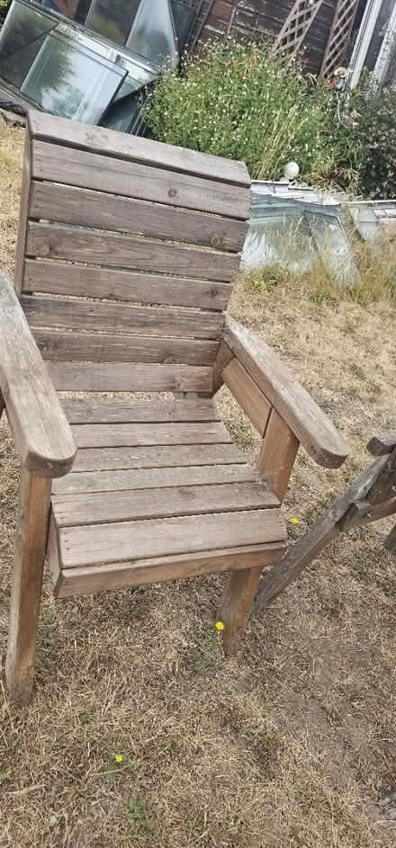 Photo of free Garden table n chairs (IP3) #4