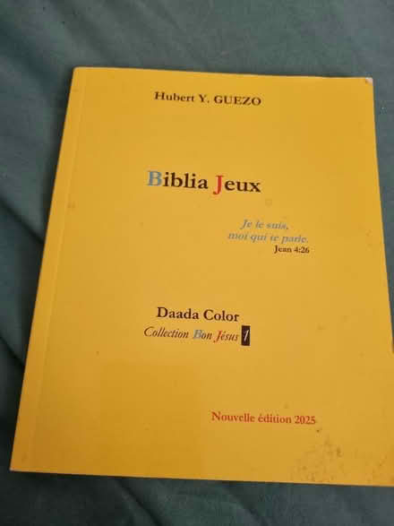 Photo of free French Bible quiz book (Alperton HA0) #1