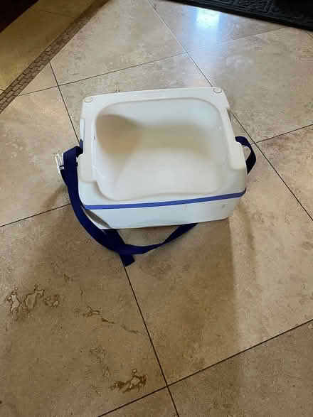 Photo of free Booster seat for kitchen (South east Oakville) #2