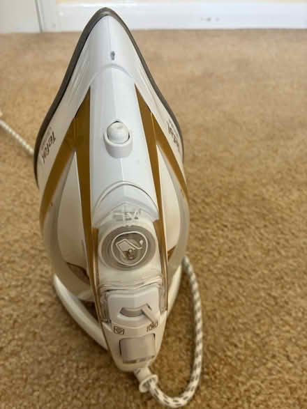 Photo of free Tefal steam iron (Springfield MK6) #2