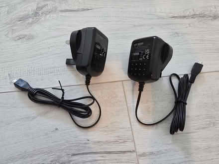 Photo of free 2 phone chargers (Swiss cottage NW3) #1