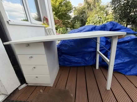 Photo of free Pine painted desk (Woking GU21) #1