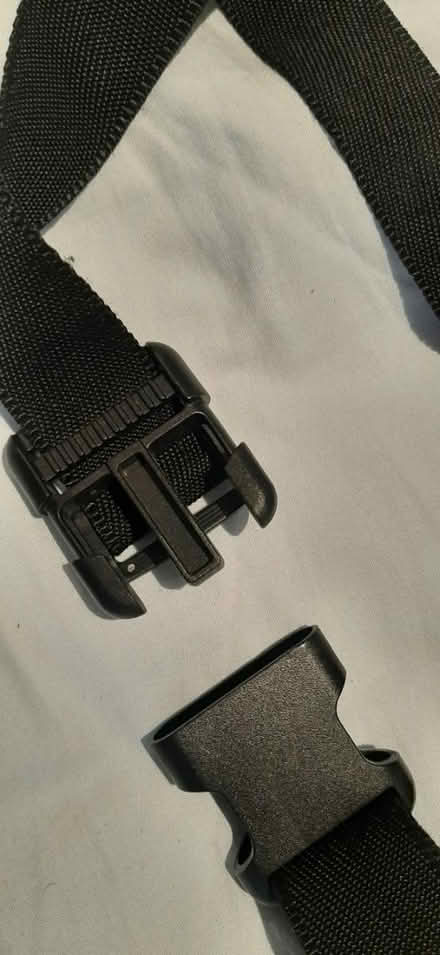 Photo of free Snap clip on strap (KT6 Surbiton) #3