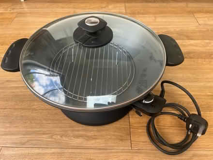 Photo of free Rosemary Conley electric wok (KT6 Surbiton) #1
