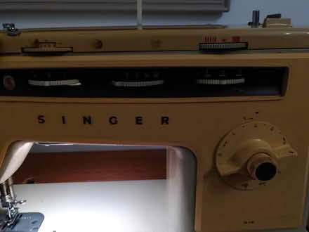 Photo of free Singer sewing machine with table (Upper Arncott OX25) #3