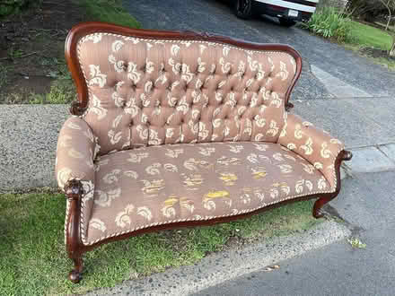 Photo of free Antique Settee (Oradell) #1