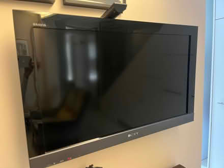 Photo of free Sony Bravia TV (Earls Court SW10) #1