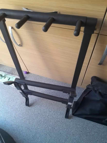 Photo of free Guitar stand (Sidcup DA14) #1