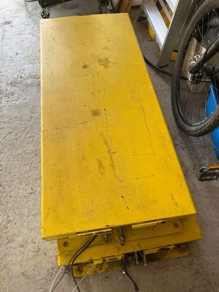 Photo of free Scrap Dunlop vehicle Lift (Hertford Heath SG13) #3