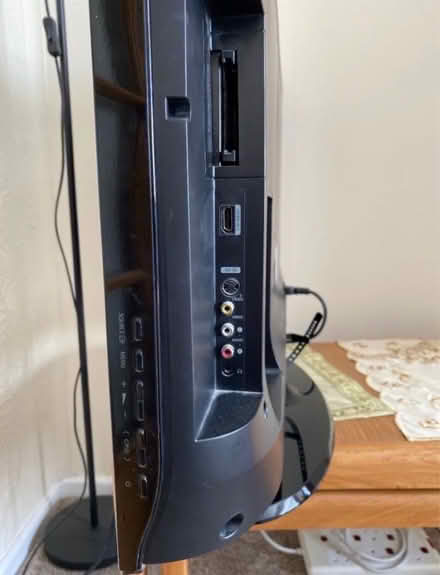 Photo of free 32” Samsung TV (Nether Liberton EH9) #3