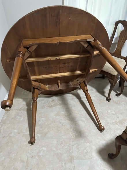 Photo of free 50" round dining table and 4 chairs (Poughkeepsie) #3