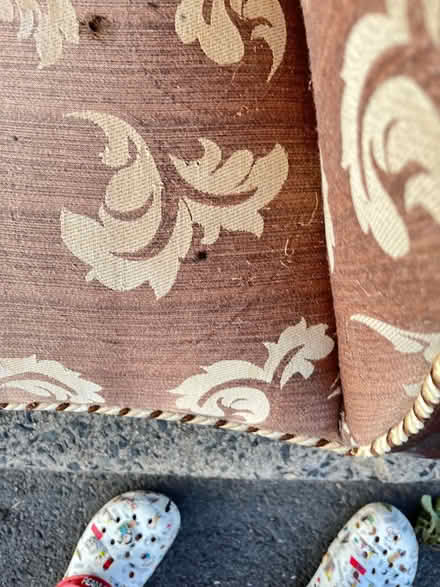 Photo of free Antique Settee (Oradell) #4