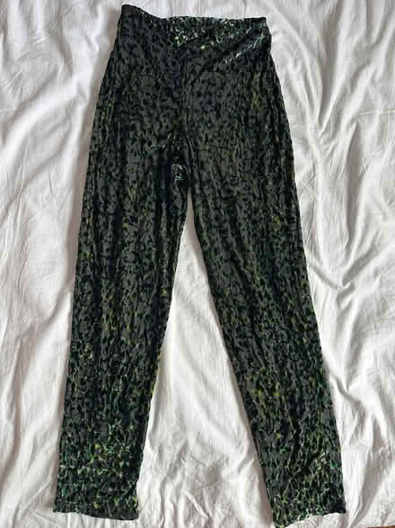 Photo of free Womens trousers size 6 PLT (Brixton SW9) #1