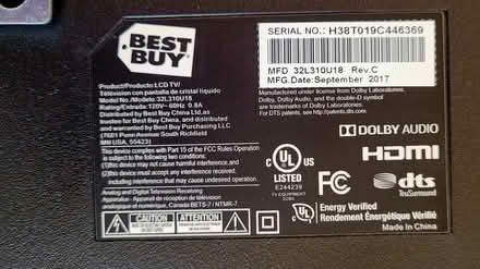 Photo of free Toshiba TV 29"x17" (Adams Morgan) #3