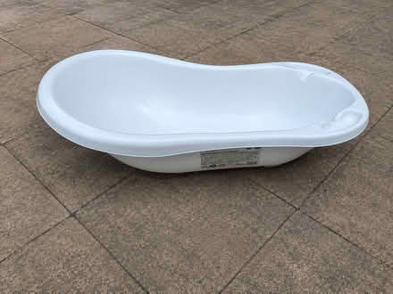 Photo of free Baby Bath Tub – For a Good Home (Hounslow TW14) #1