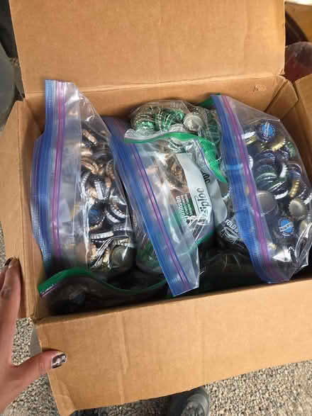 Photo of free hundreds of bottle caps (spartan keyes) #1