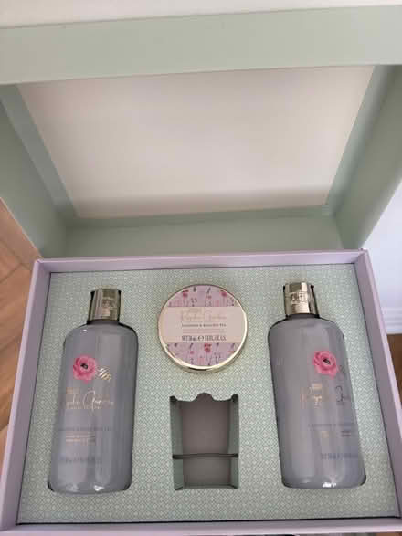 Photo of free Baylis & Harding gift set/bath oil (West Norwood SW16) #2
