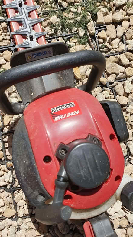 Photo of free Petrol hedge trimmer (Kidlington OX5) #2