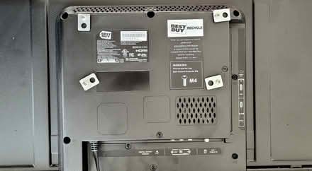 Photo of free Toshiba TV 29"x17" (Adams Morgan) #4