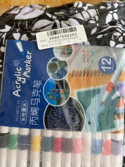 Photo of free Acrylic markers & medium throw (Pinkneys Green SL6) #2