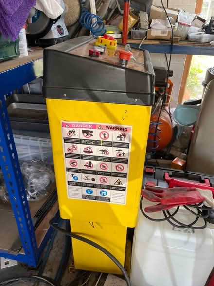 Photo of free Scrap Dunlop vehicle Lift (Hertford Heath SG13) #4
