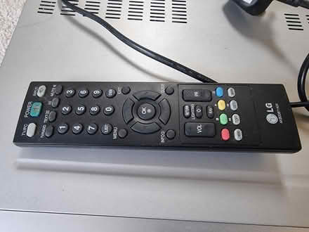 Photo of free LG DVD Player with remote control (Gatley SK8) #3