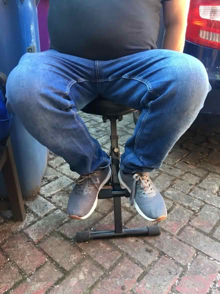 Photo of free Guitar playing, Stool (Liverpool L6) #4