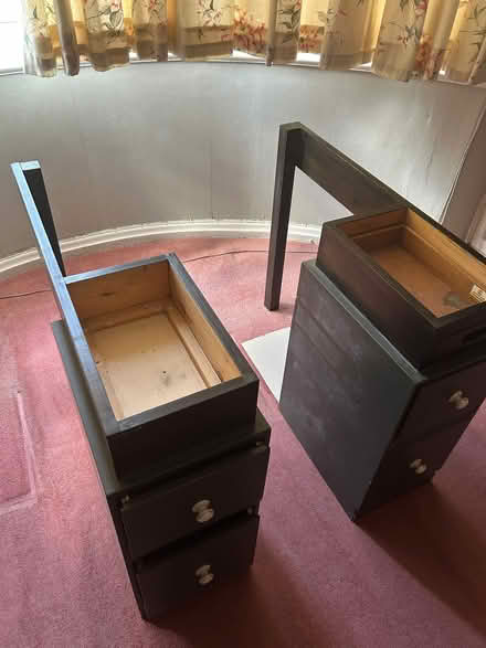 Photo of free Desk (High Barnet EN5) #3