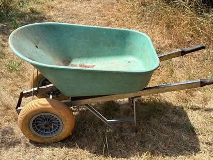 Photo of free 2 wheeled wheelbarrow (Tuplin Park TQ12) #1