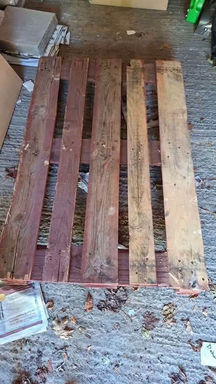 Photo of free Wood pallet (Hillingdon UB10) #1