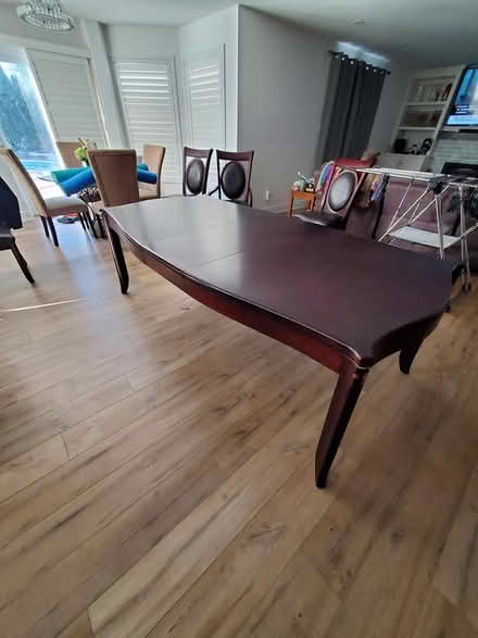 Photo of free Dining table (Oakridges Yonge & Bloomington) #1