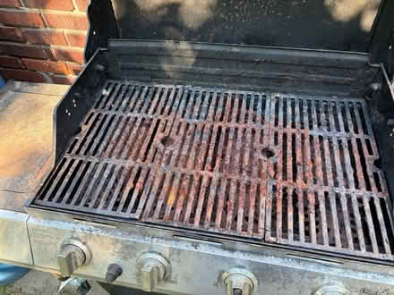 Photo of free Char Broil Gas Grill (Capitol Hill) #2